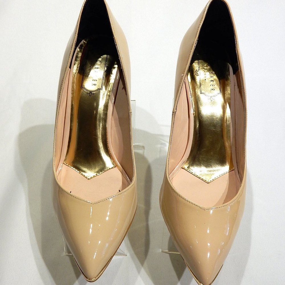 Ted Baker London "Monirra" Nude Patent Leather Pumps in EU 39 / USA 8.5